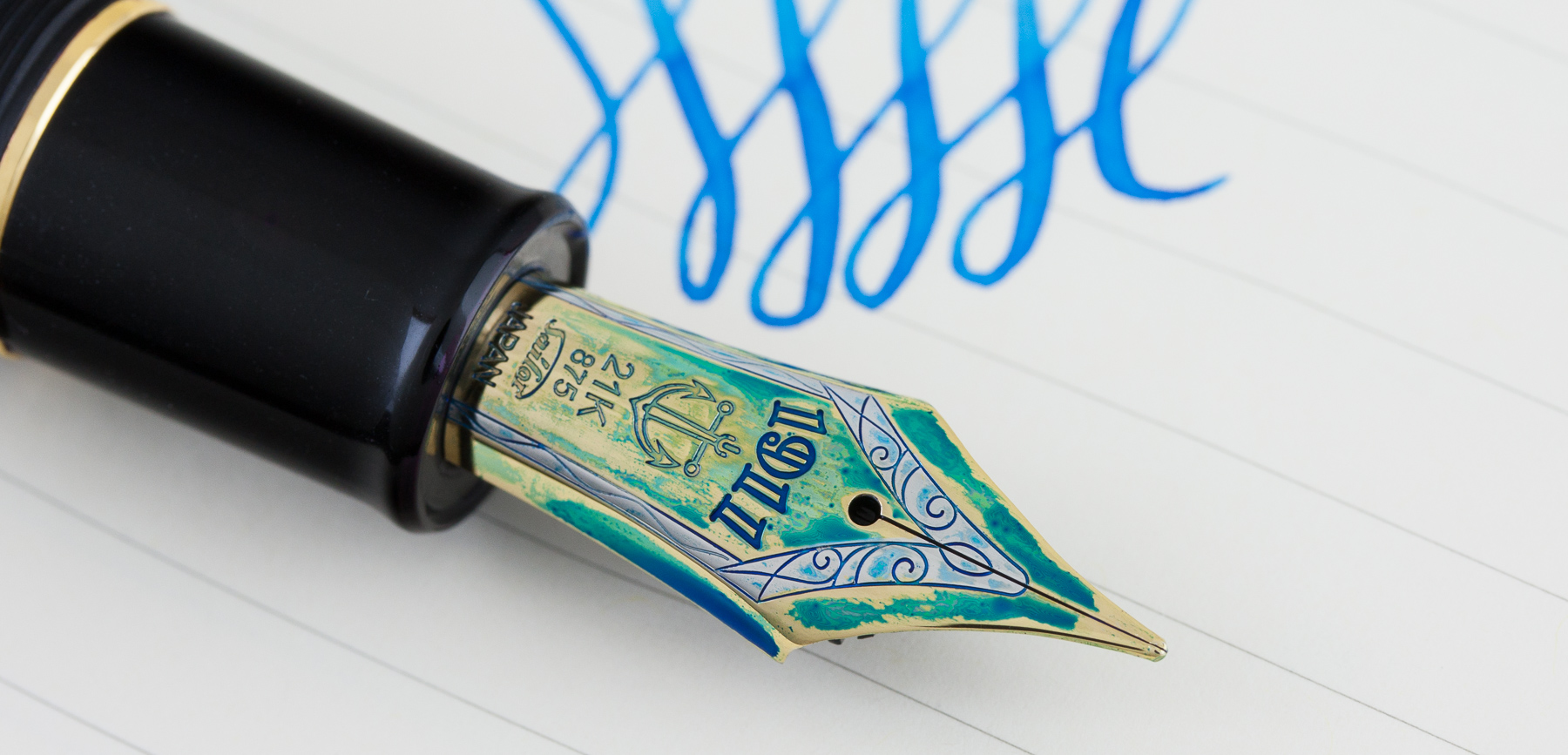 Review: Sailor Professional Gear King of Pen (Sky, Broad Cursive Italic  Nib) – Hand Over That Pen