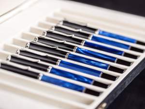 pelikan-m205-blue-marbled-fountain-pen-18