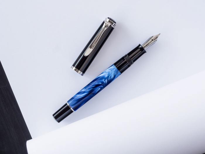 pelikan-m205-blue-marbled-fountain-pen-20