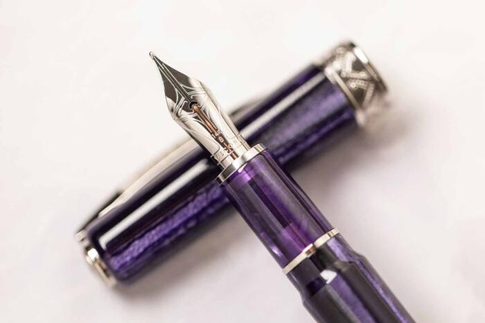 Visconti-Voyager-2020-Orion-Nebula-purple-fountain-pen-nib-nibsmith