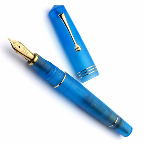 leonardo-pura-blue-gold-fountain-pen-uncapped-nibsmith