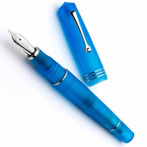 leonardo-pura-blue-silver-fountain-pen-uncapped-nibsmith