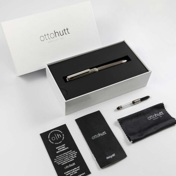 Otto-Hutt-Design-07-lacquer-fountain-pen-box-nibsmith