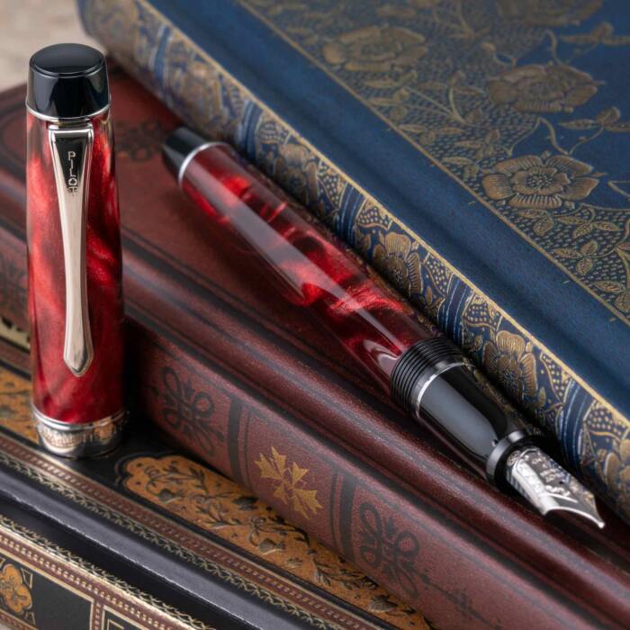 Pilot-Custom-Heritage-SE-Marble-Red-fountain-pen-uncappped-nibsmith-1