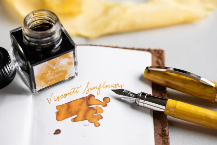 Visconti-Van-Gogh-Sunflowers-fountain-pen-ink-nibsmith