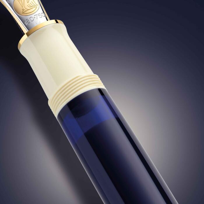 Pelikan-M800-fountai-pen-Cream-Blue-detail-nibsmith