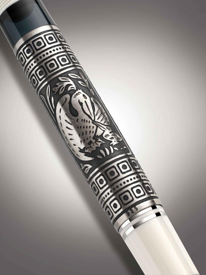 Pelikan-M910-Toledo-White-fountain-pen-Detail-nibsmith