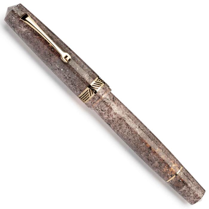 Leonardo-momento-magico-fountain-pen-sea-sand-gold-capped-nibsmith