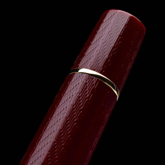 leonardo-dodici-burgundy-fountain-pen-barrel-nibsmith