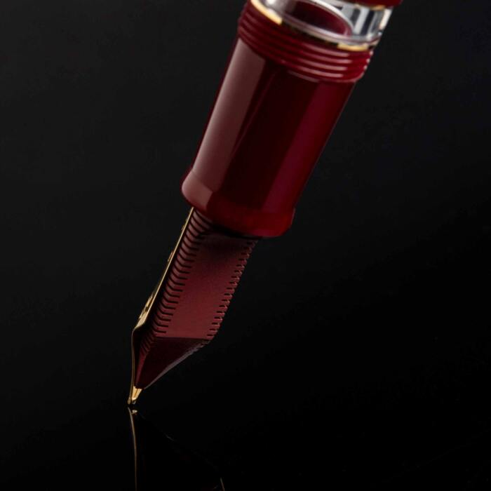 leonardo-dodici-burgundy-fountain-pen-feed-nibsmith