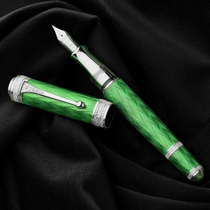 Aurora-Conte-Fountain-Pen-uncapped-nibsmith